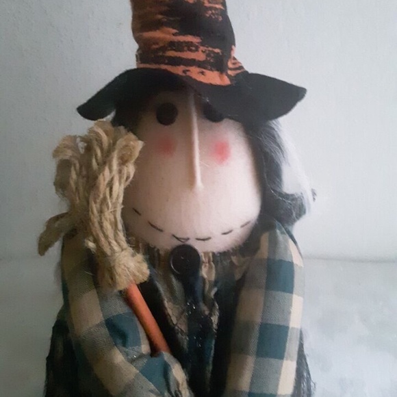 🎃 HALLOWEEN  Witch Doll Shelf Sitter NEW - Picture 2 of 4